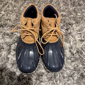 Tommy Hilfiger Tan and Navy Duck Boots